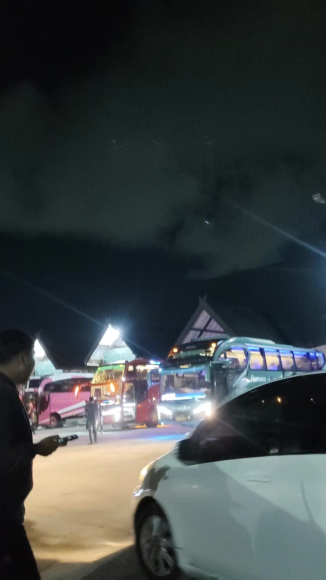 @CELEBES_BUSMKS