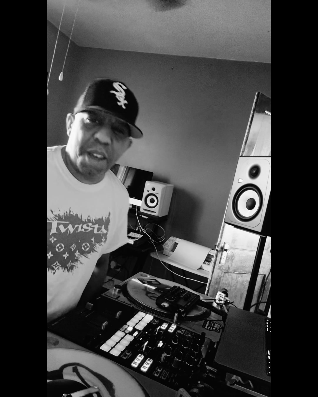 @DJ MUSTAFA ROCKS