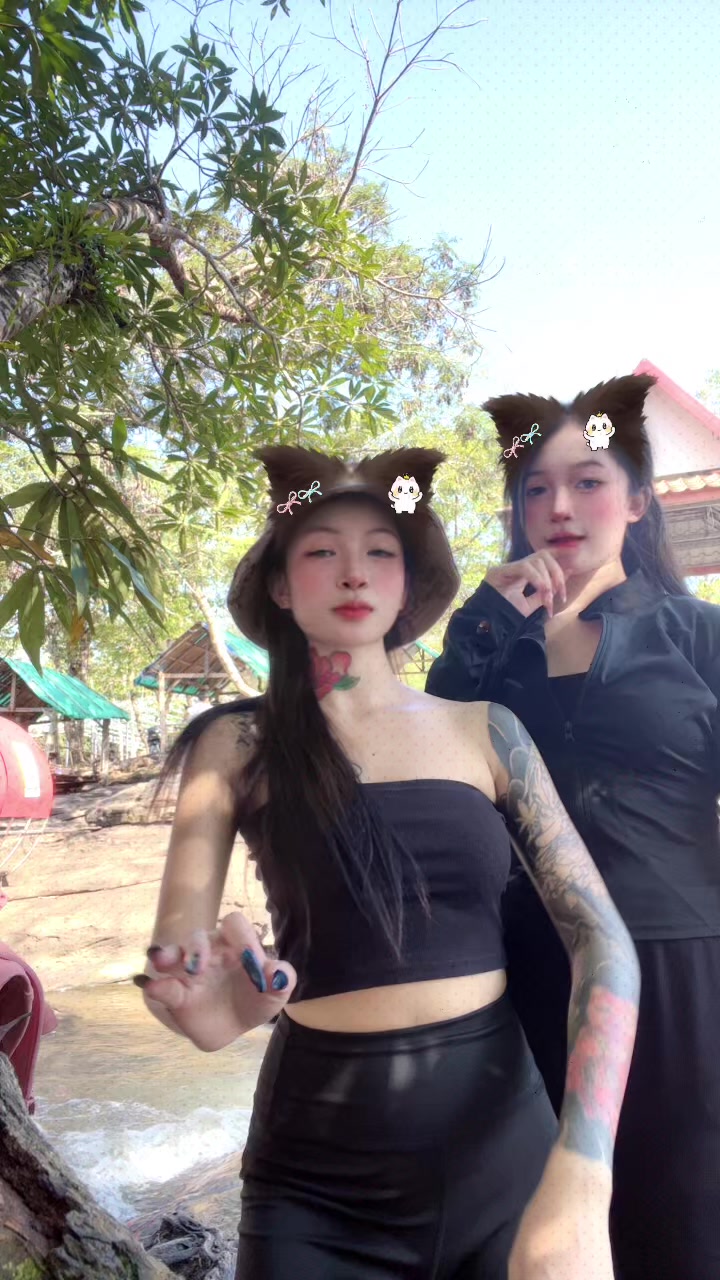 @小英[?] 14.7K🇱🇦🇹🇼 🤍