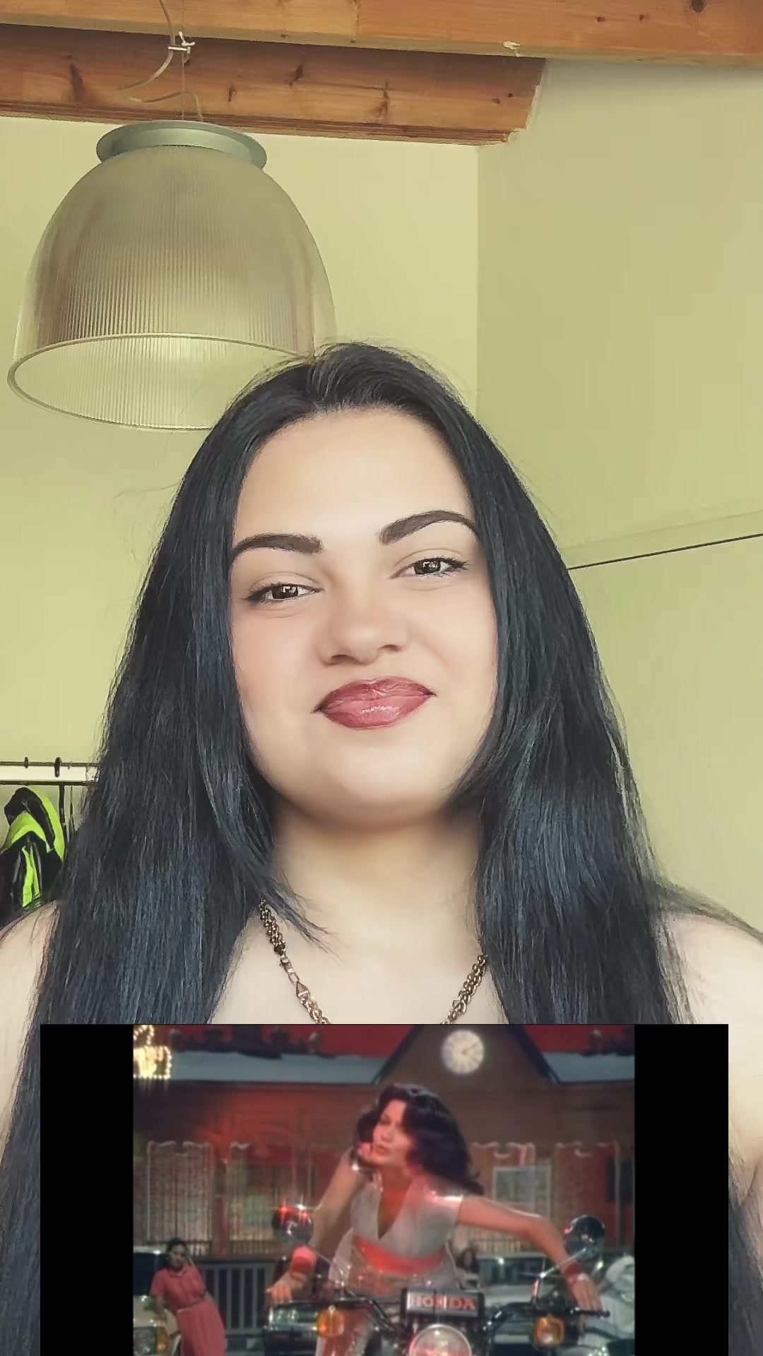 @Miss_Anna_india