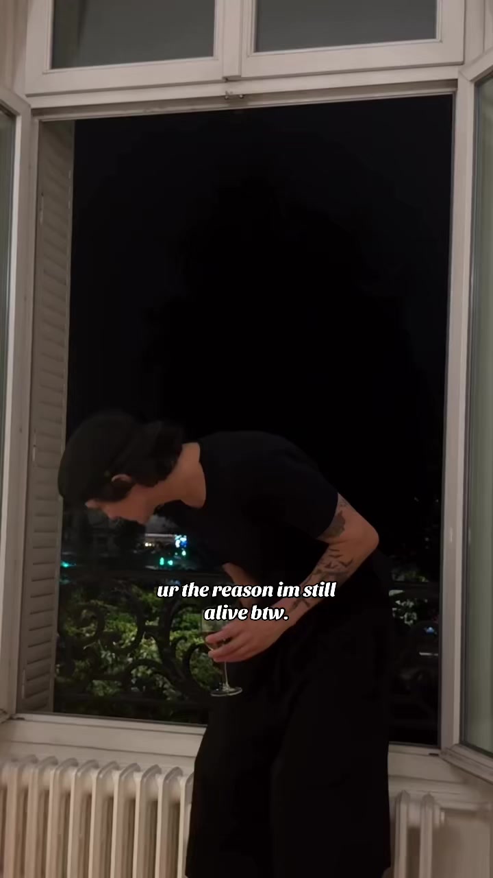 @𝘤𝘩𝘢𝘴𝘦 𝘧𝘰𝘭𝘭𝘰𝘸𝘴<3