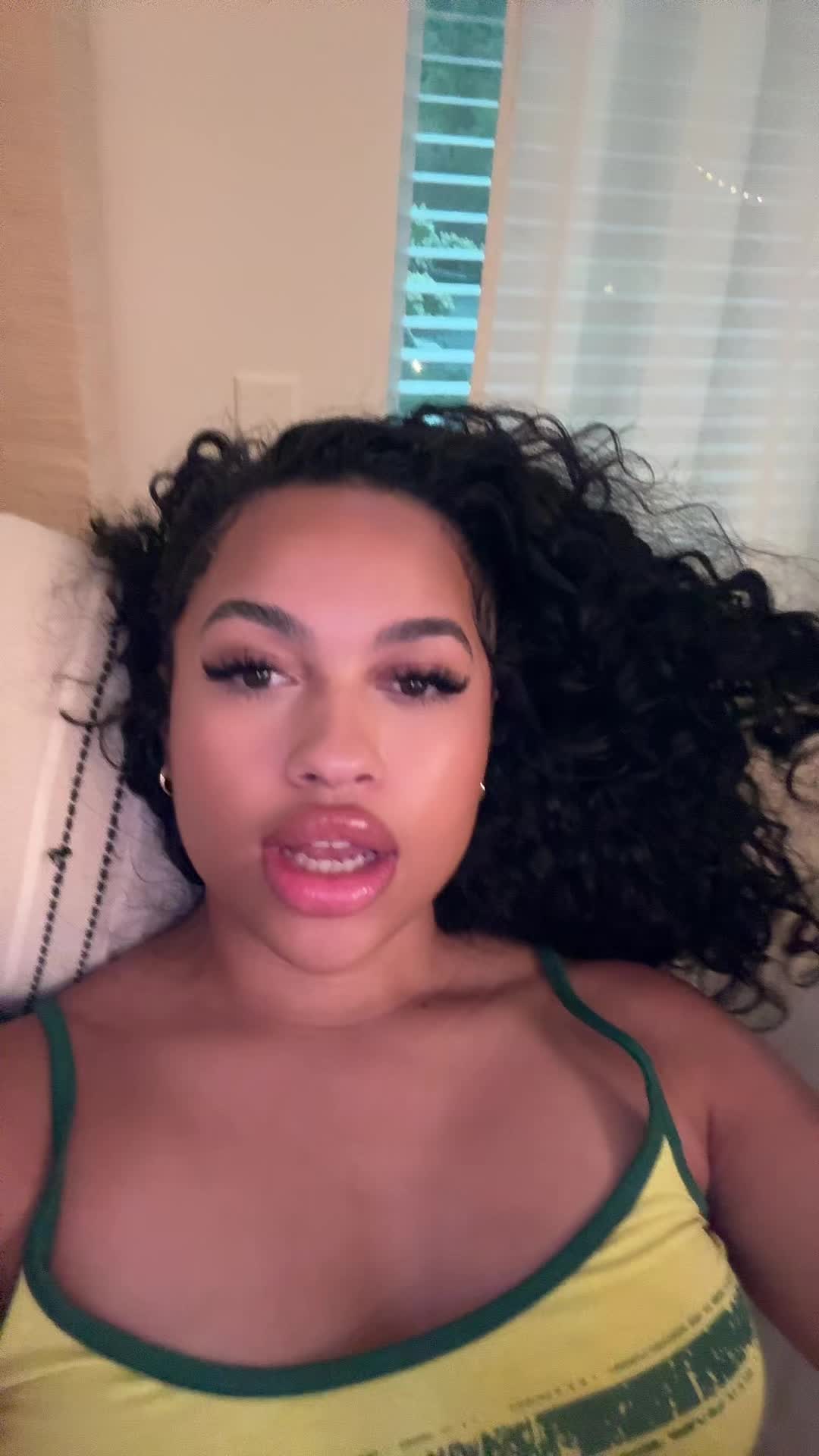 @Bella