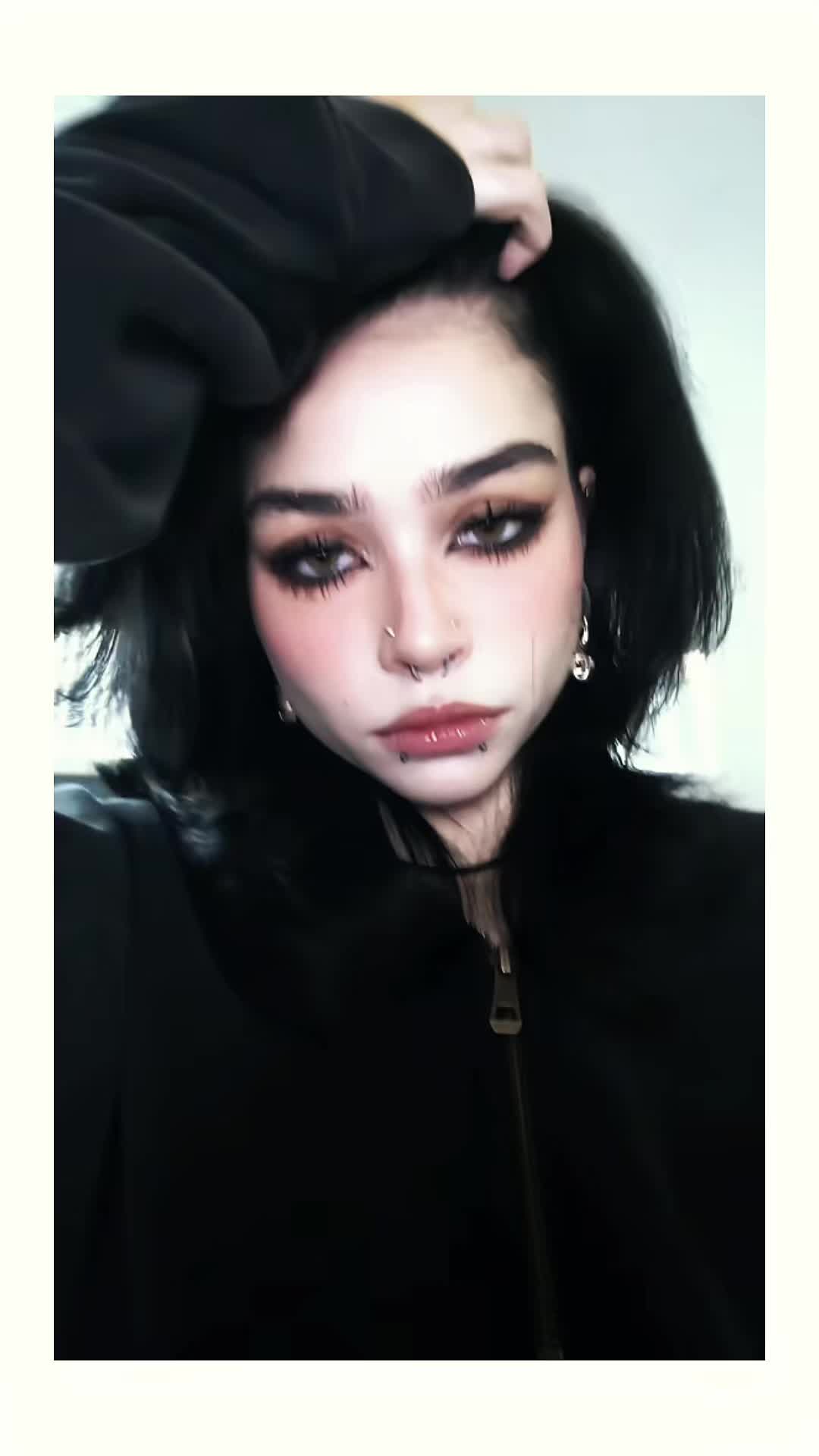 @bella