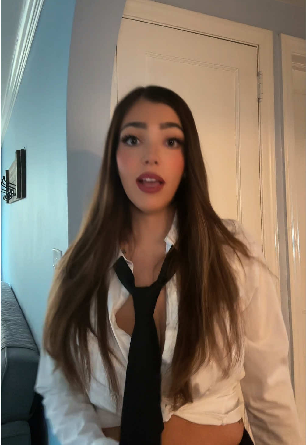 @Bella