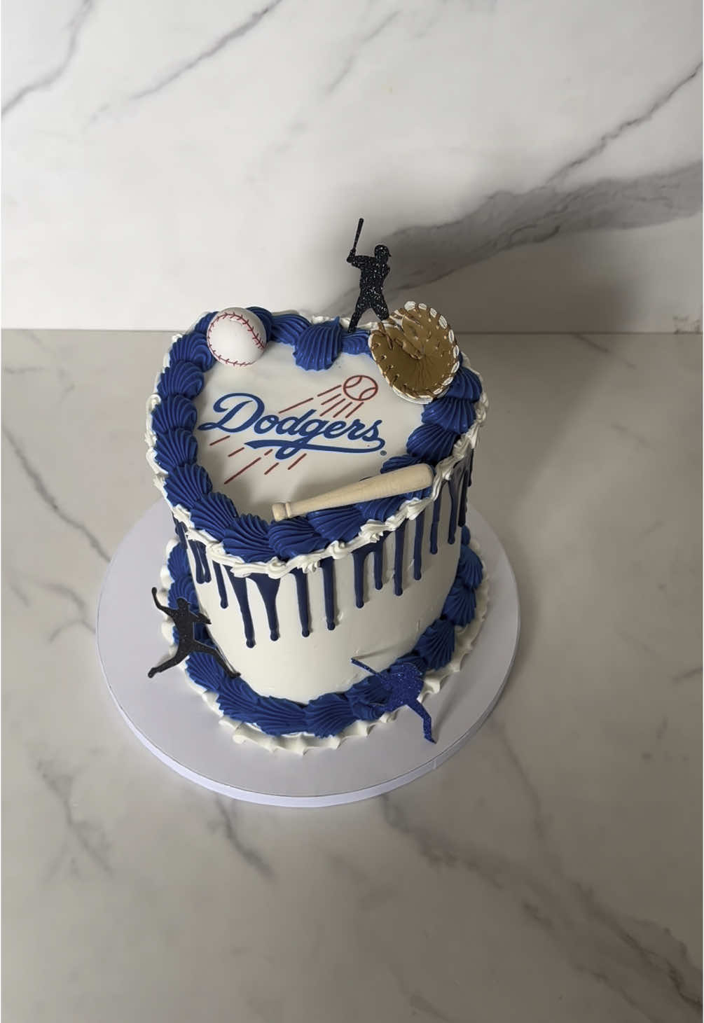 @luciaslovelycakes