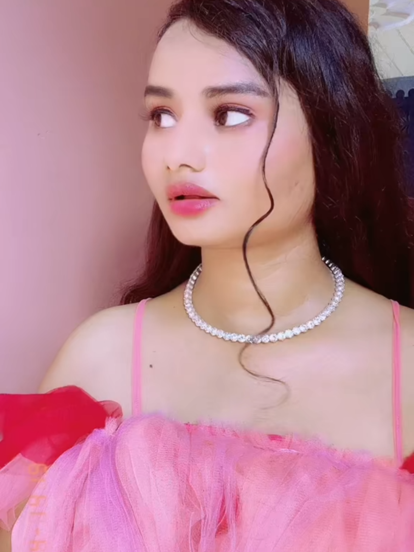 @इलियान्सी मुखिया CinDeRelLa🧚✨