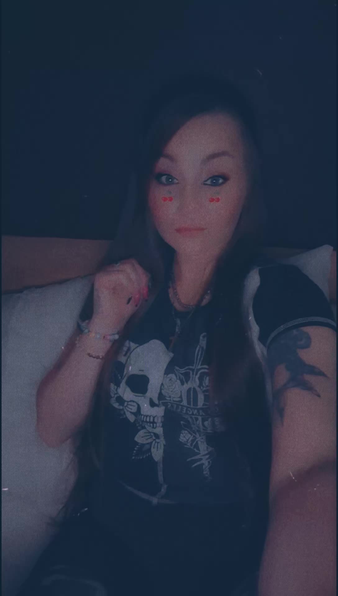@AnnaNicholebby
