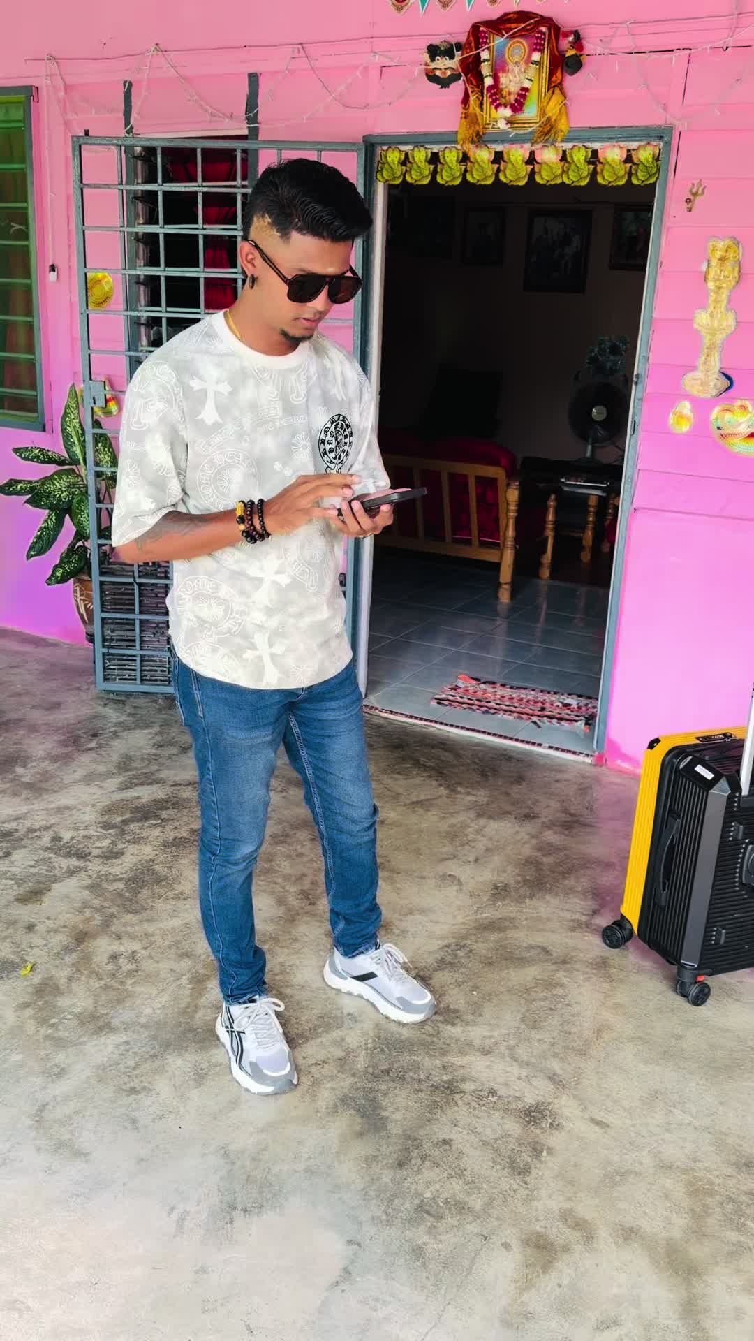@Mr'5