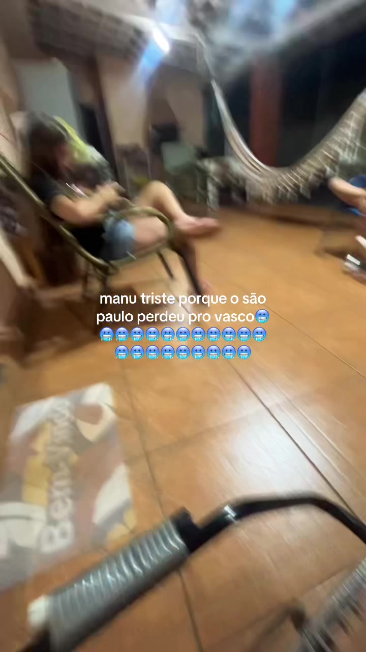 @oque a manu faz?