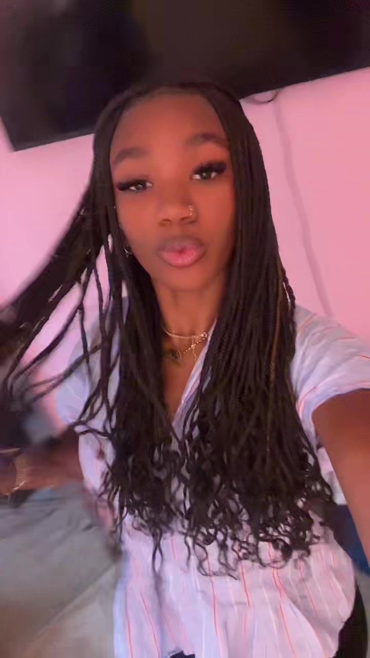 @𝒞𝑒𝓈𝒾𝓁𝓎 👸🏽🎀
