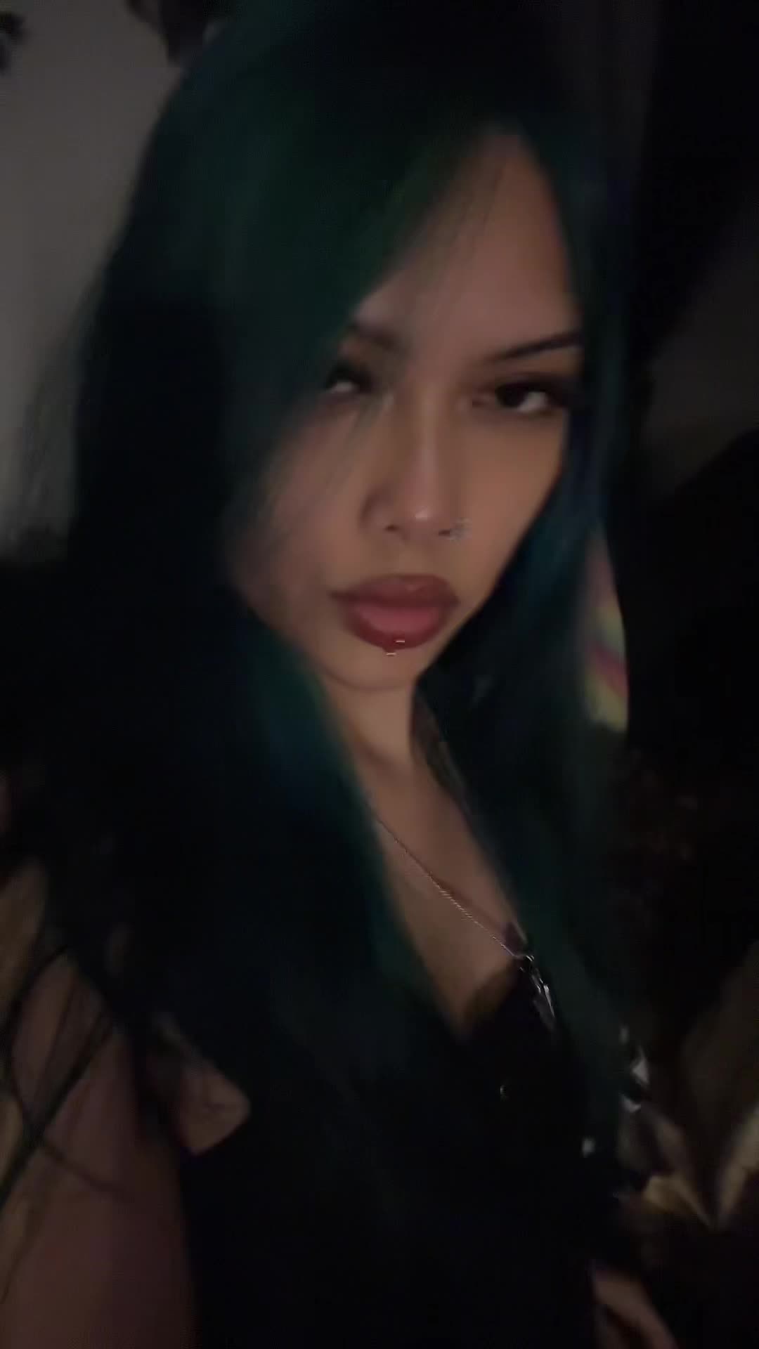 @⃟