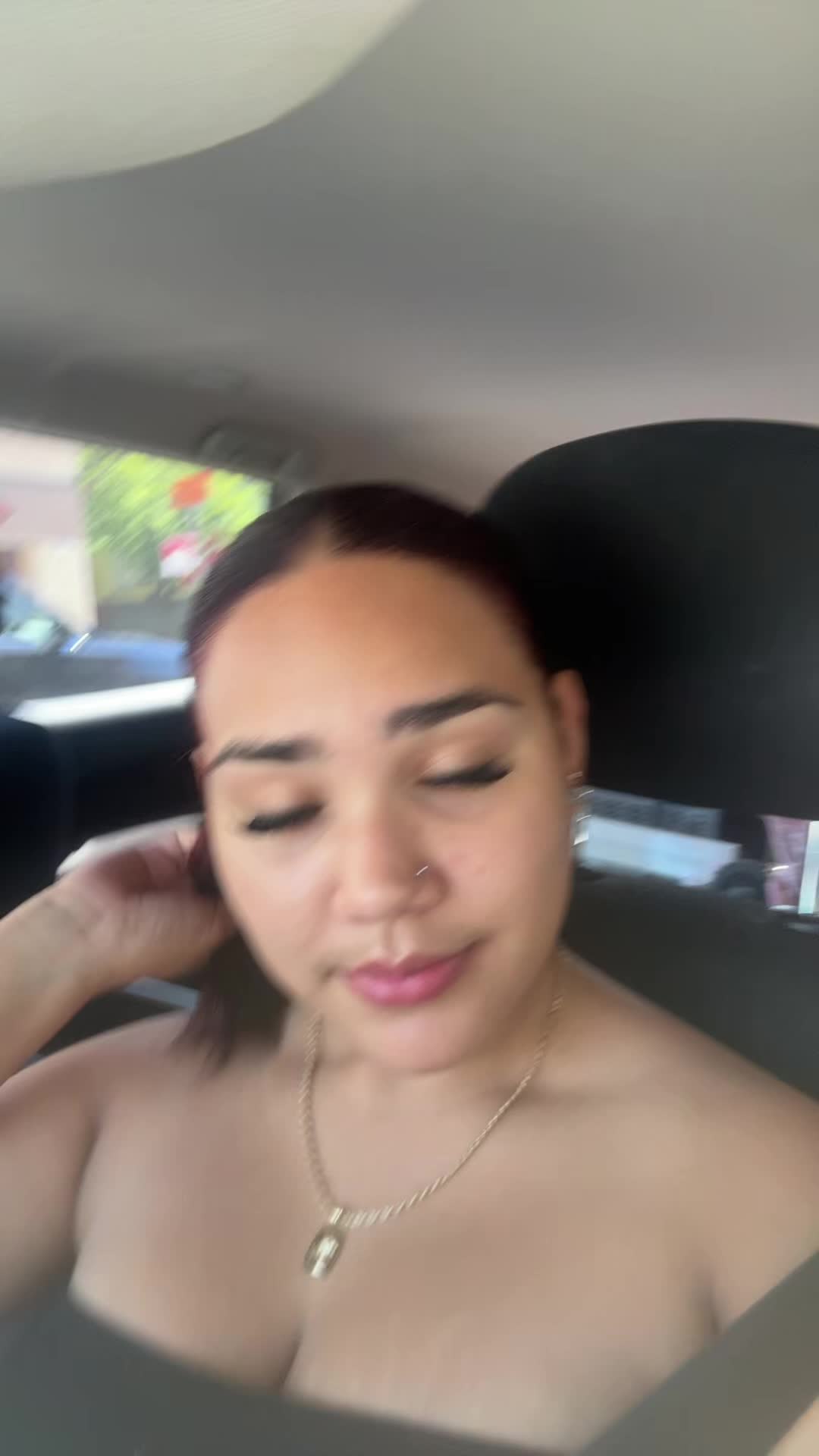 @hoyouisathot