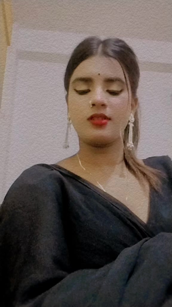 @Bhojpuri Queen 👑