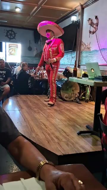 @Emperatriz