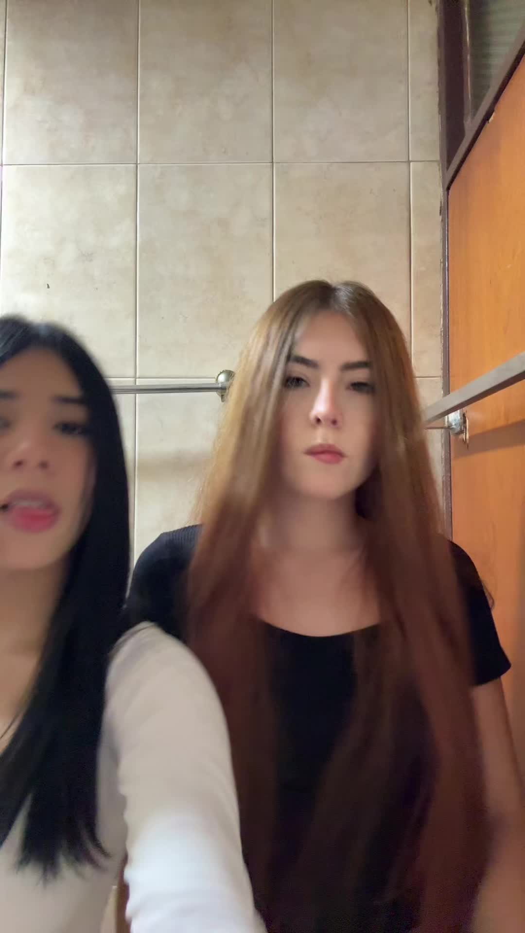 @シ