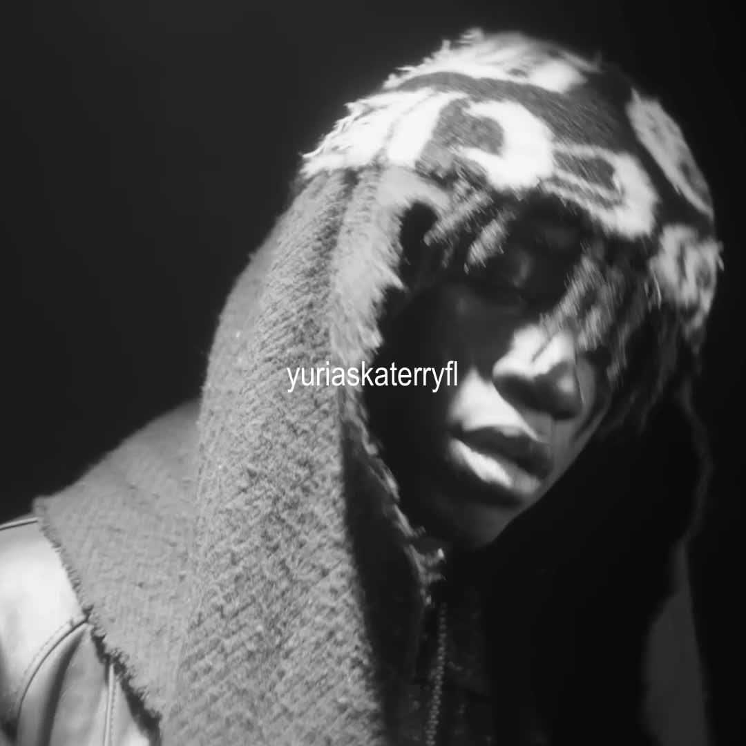 @️yuria 　　　🕷️