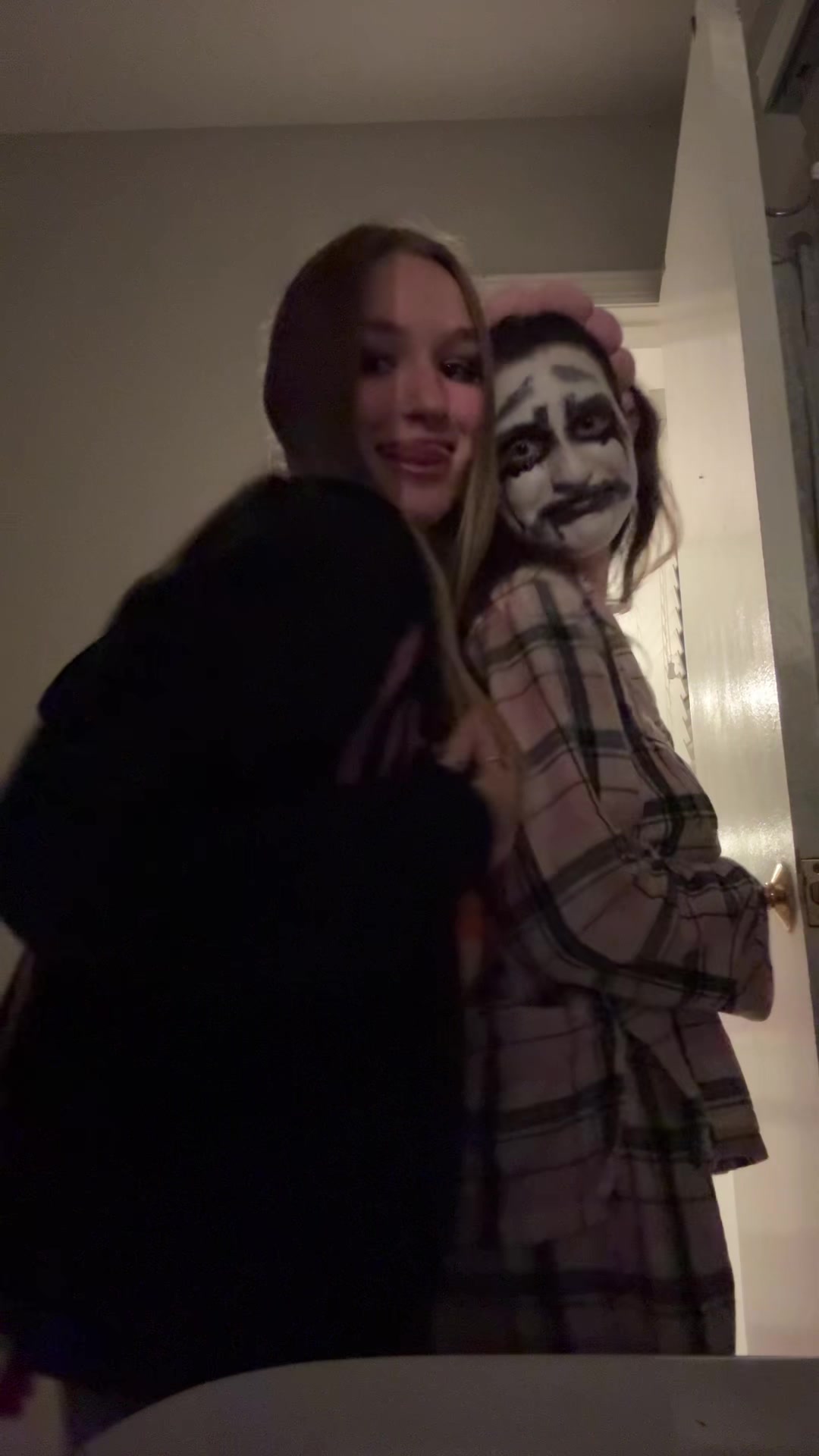 @Cam🕷️