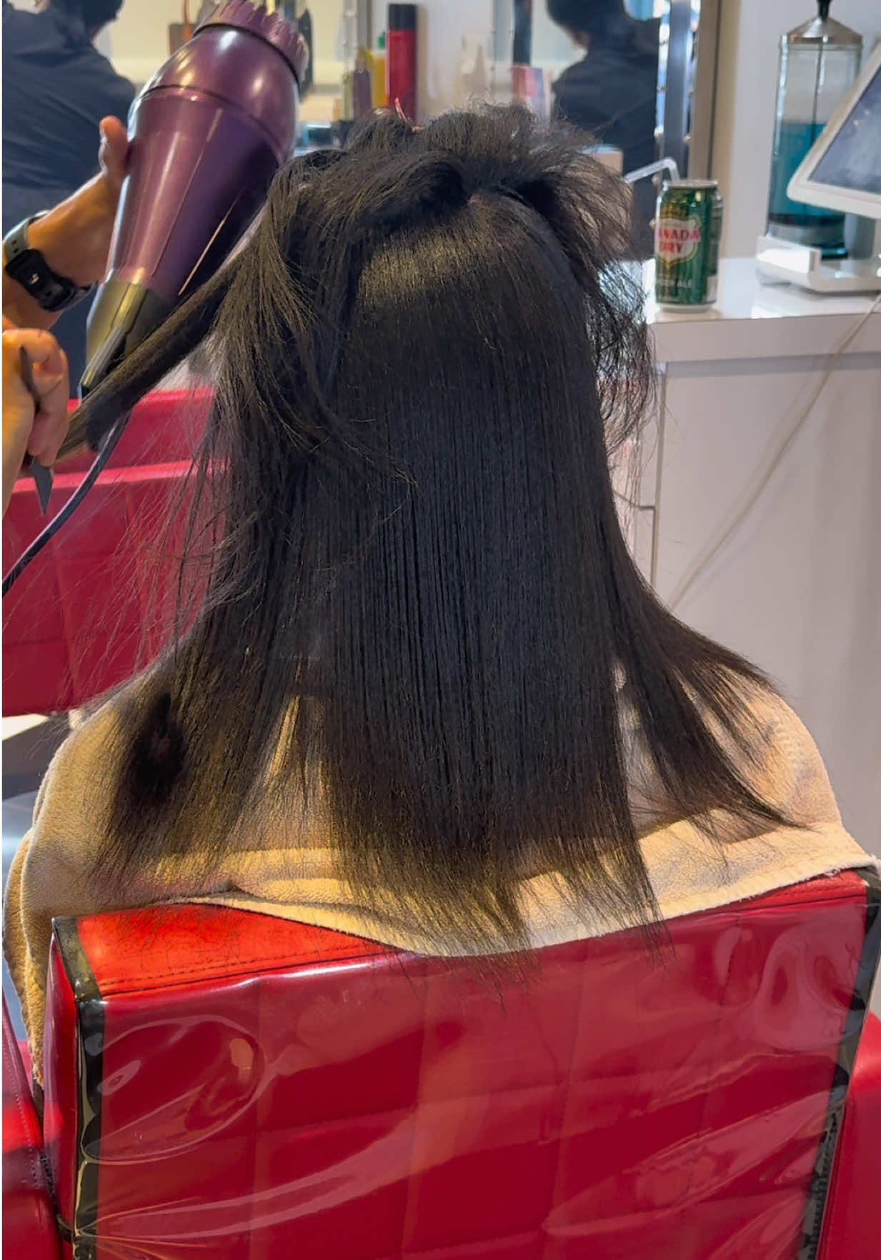 @Salon 809