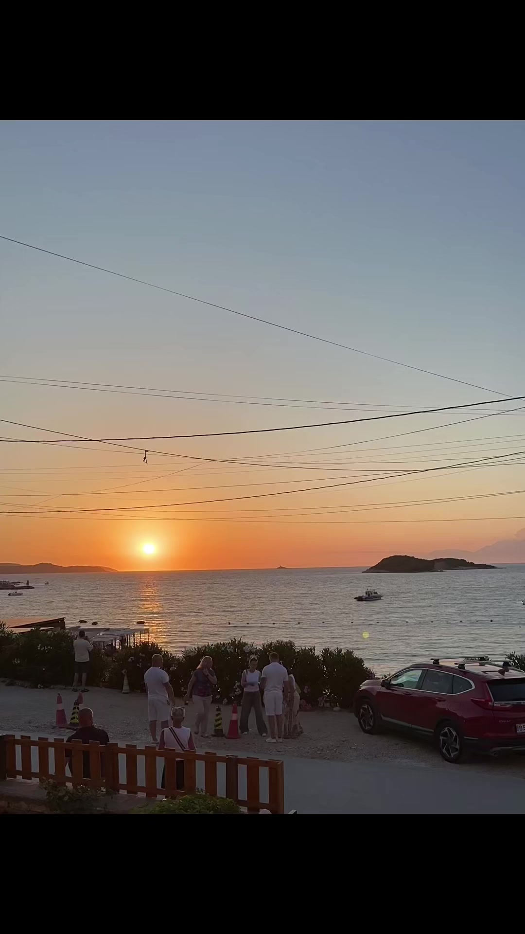 @Beachfronthouse_saliko