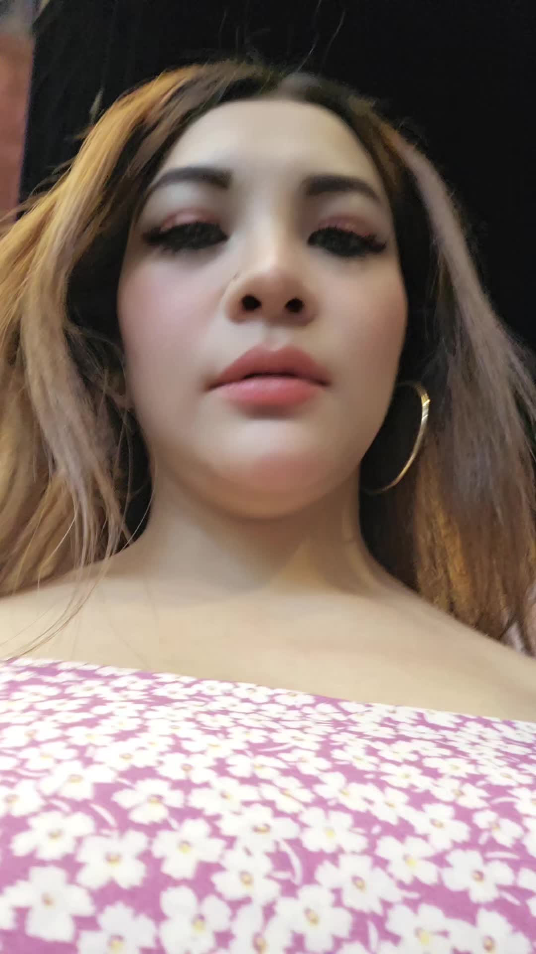 @Anoorsafieyah