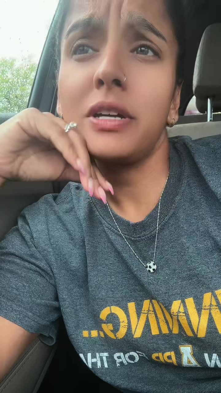 @AJ | Mama of 3