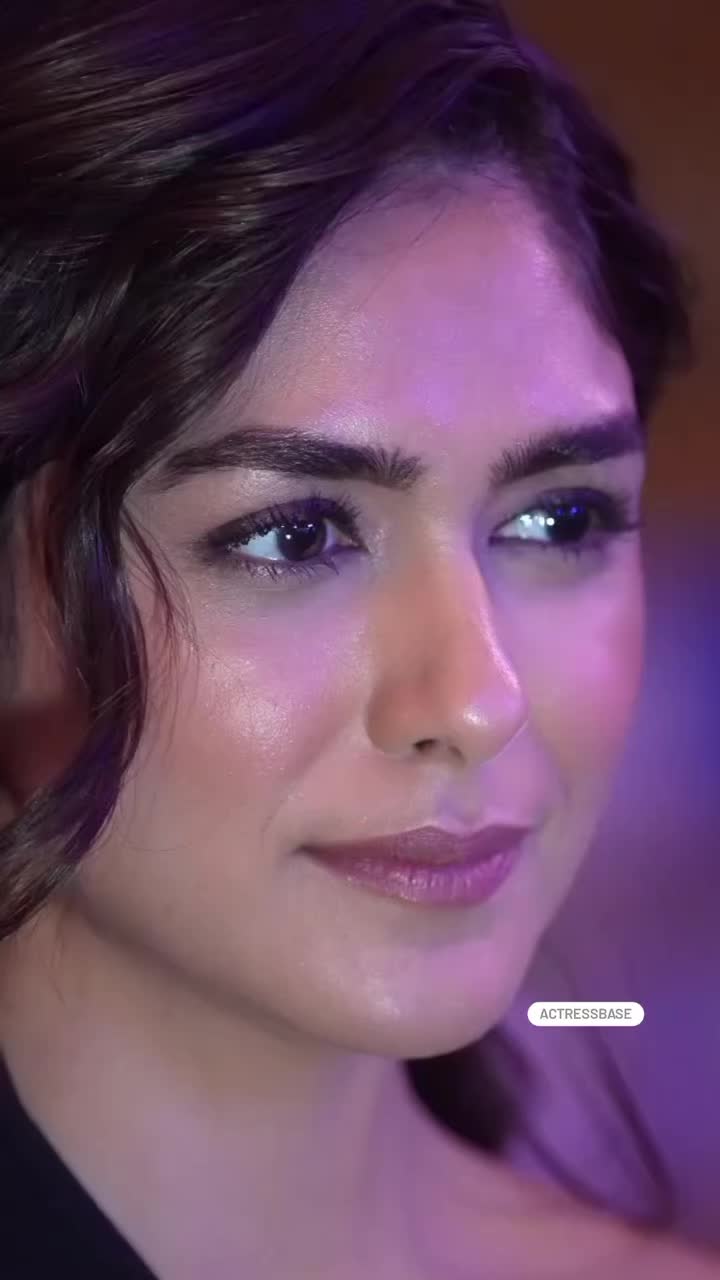 @Mrunal Thakur