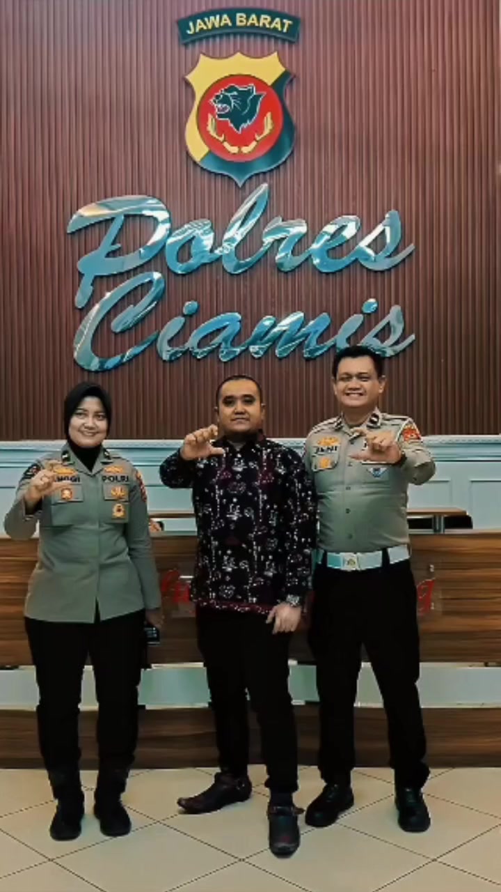 @Sanika Pratama 2000