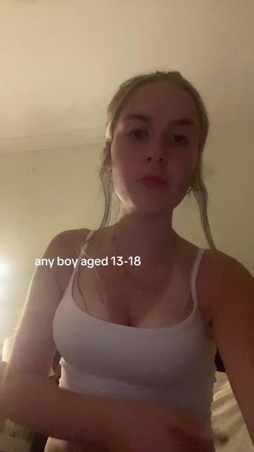 @unironicallyblonde
