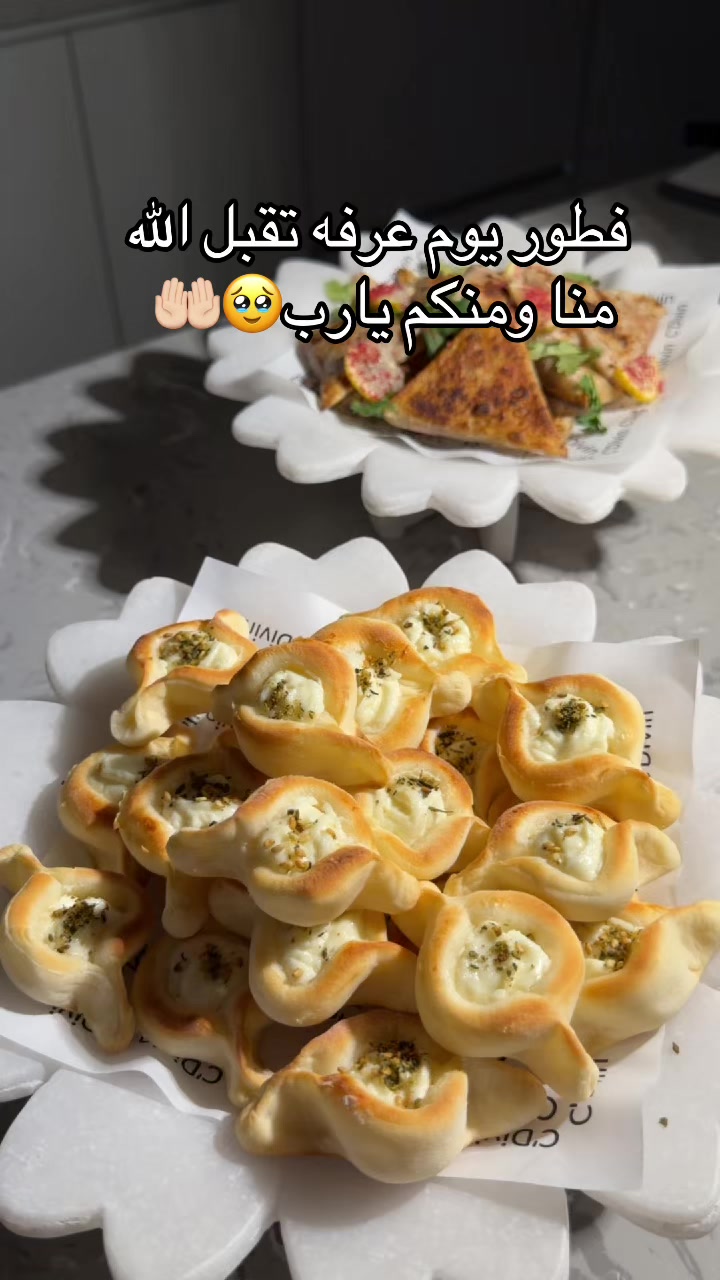 @منى العنزي
