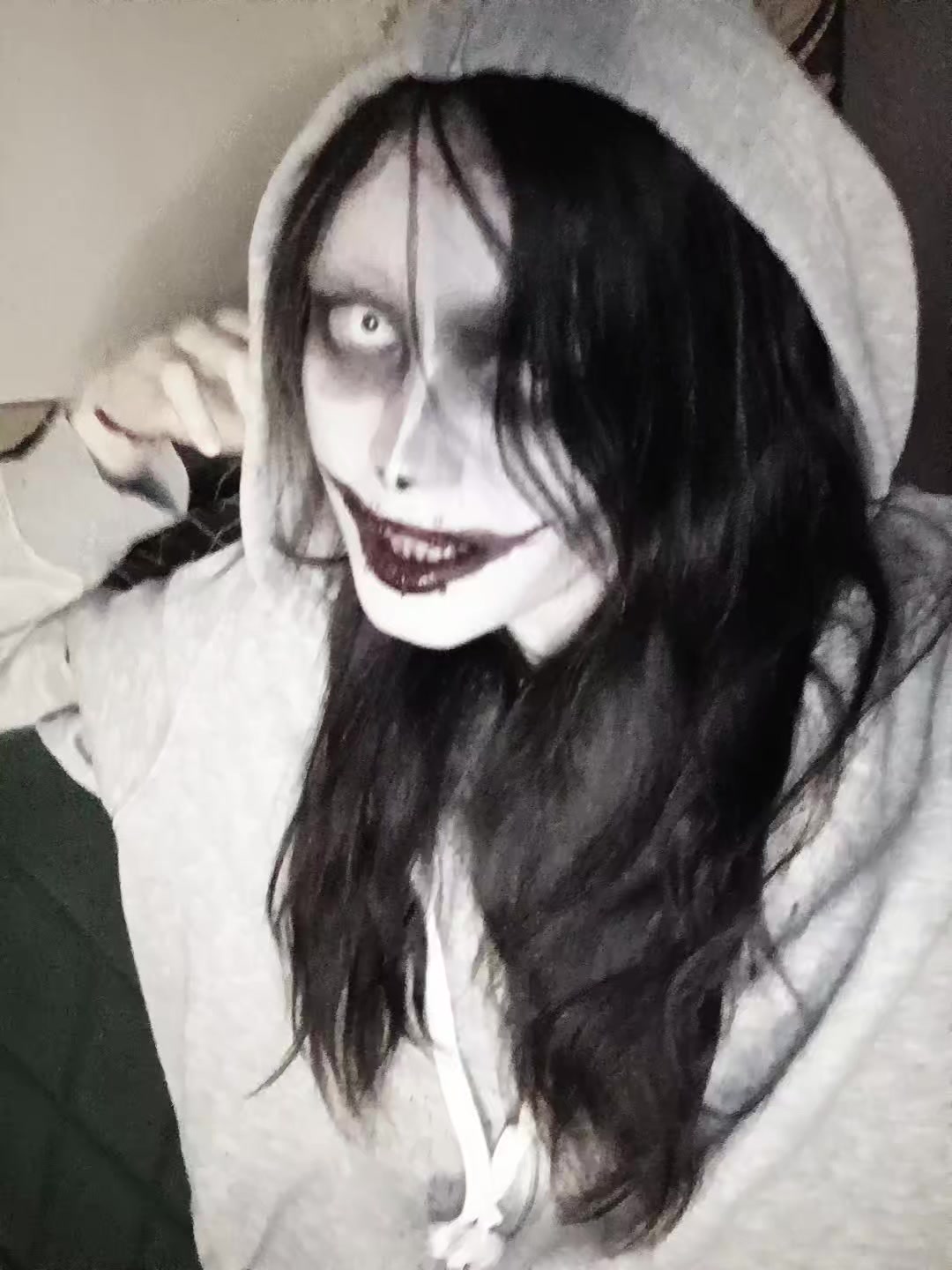 @⚰️