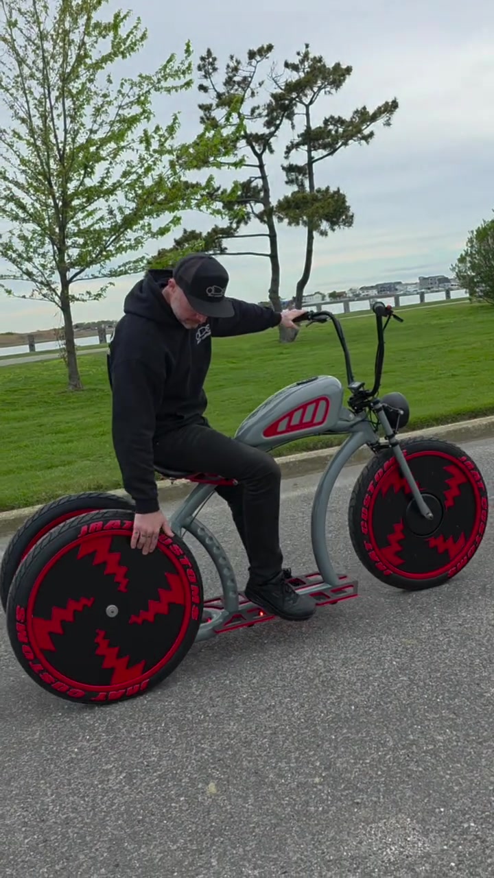 @Jrat Custom E-Bikes