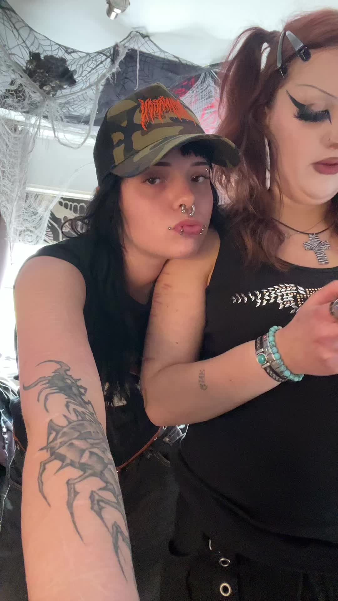 @dani 🜏