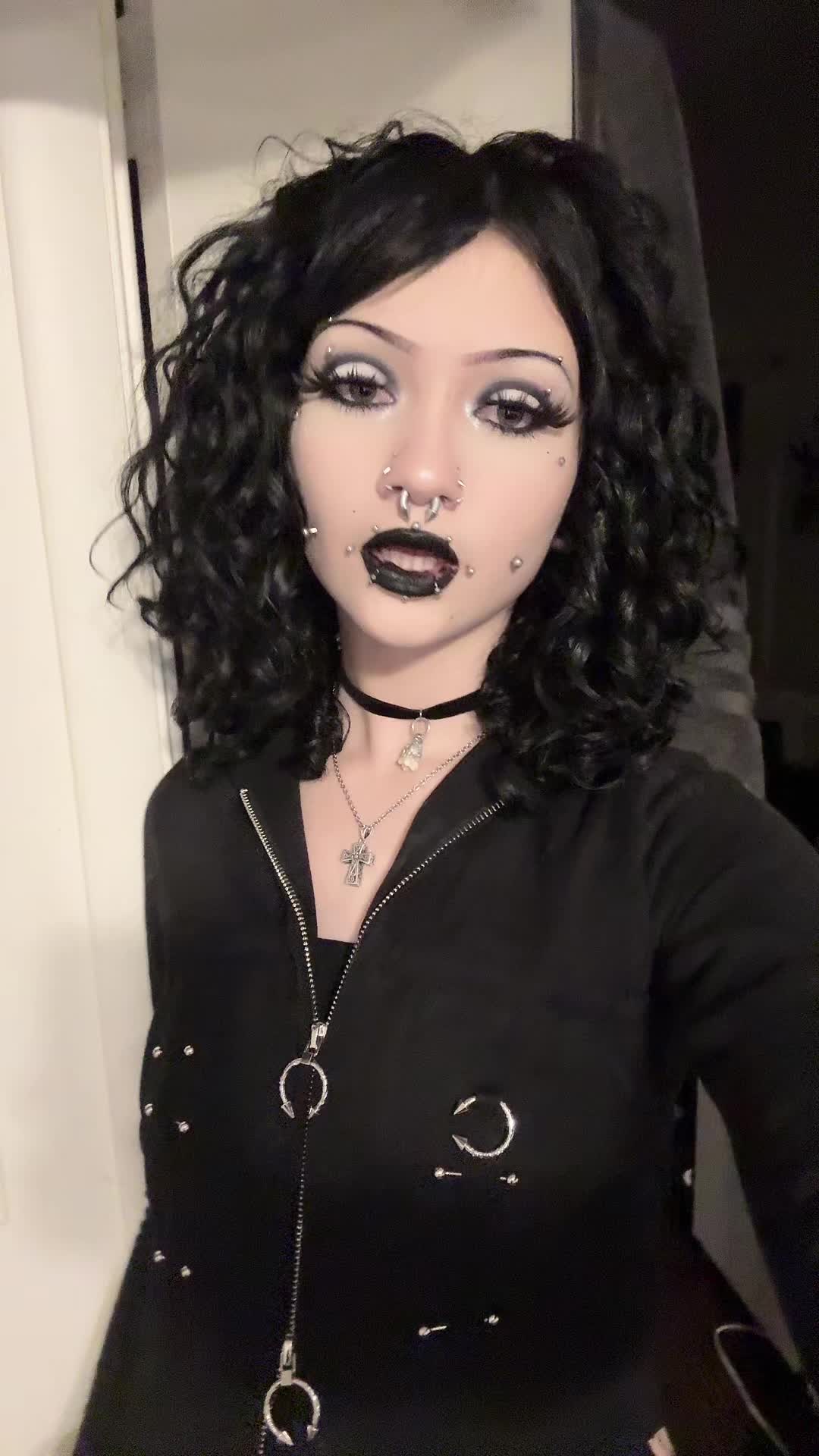 @miss.porcelain_