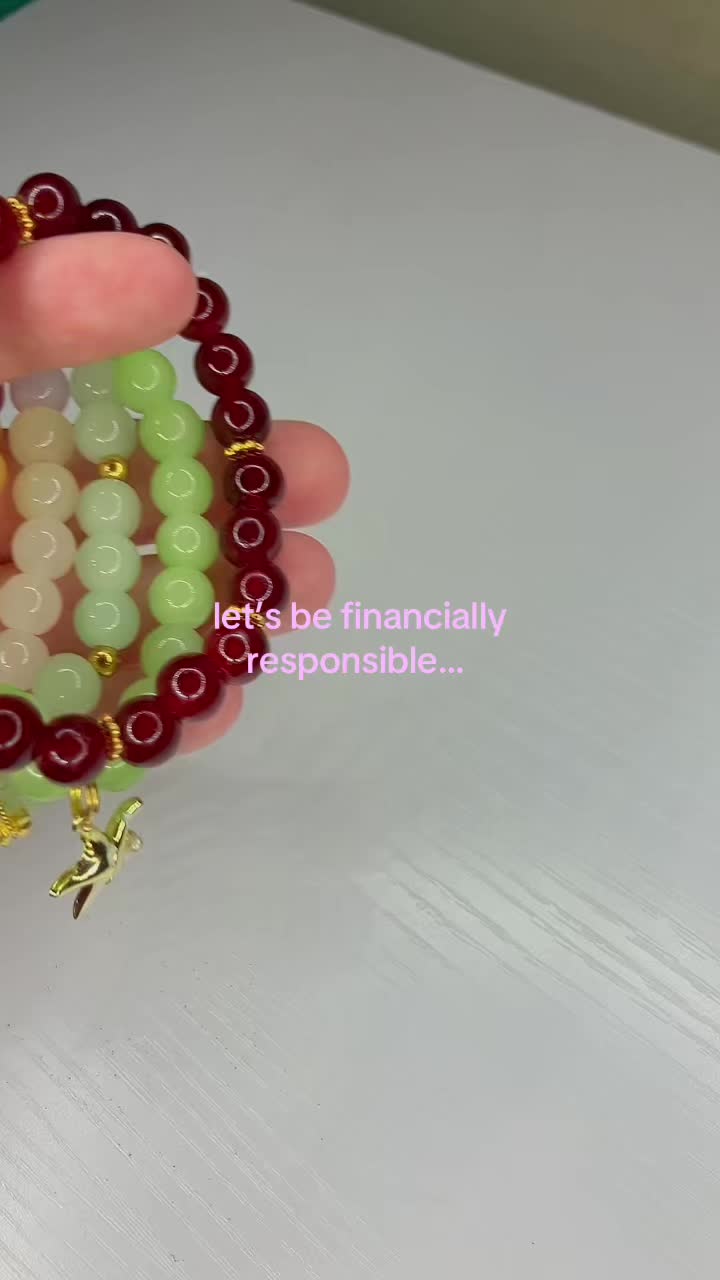 @beadedbyleyy ✨🩷