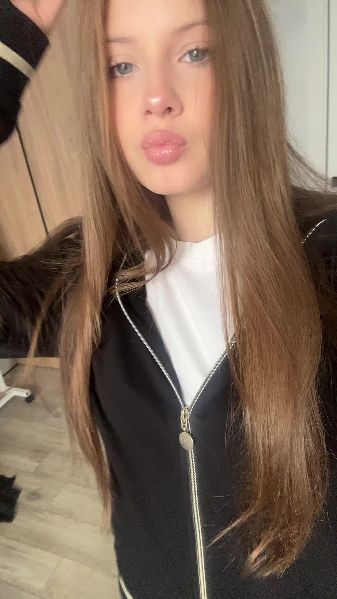 @никааа👅