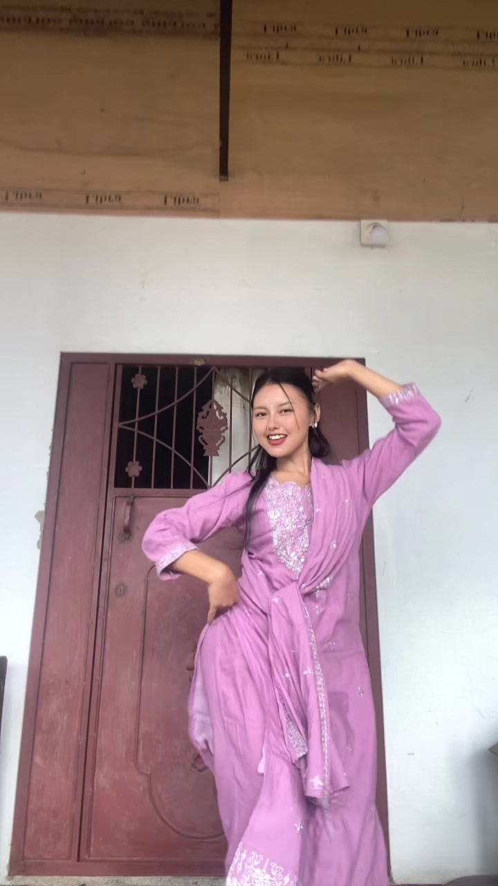 @😻