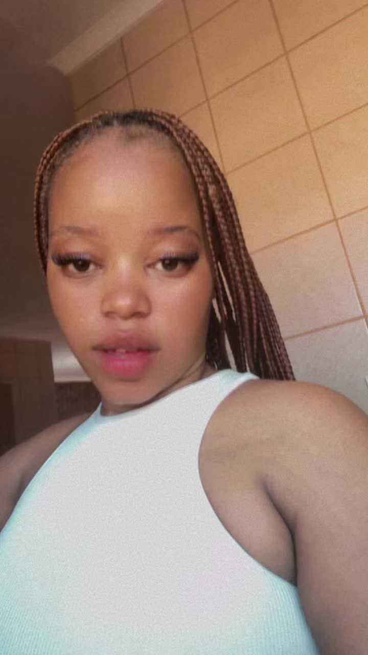 @MphoMokoena
