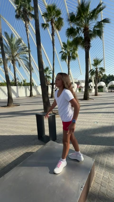@Alaïa