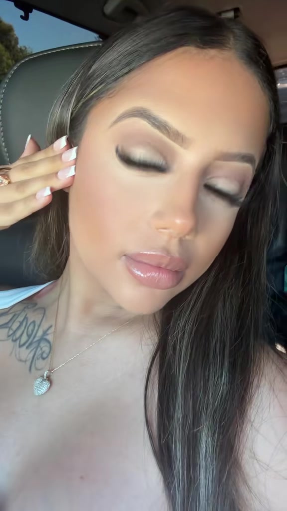 @Melymel96