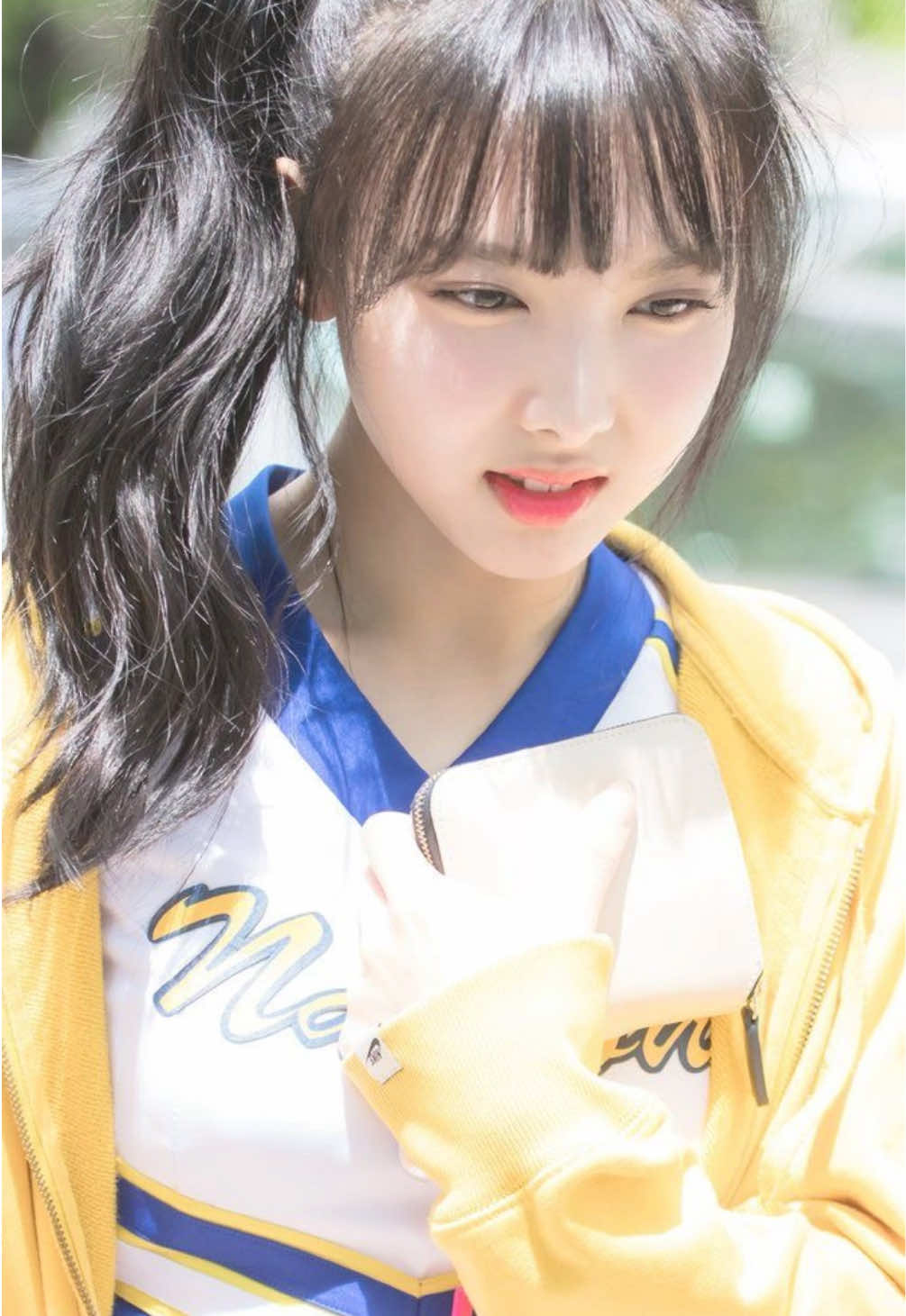 @ฅ