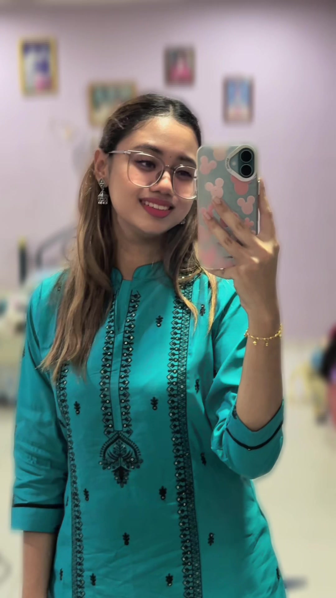 @🕊️🤍Karthigaa 🤍🕊️