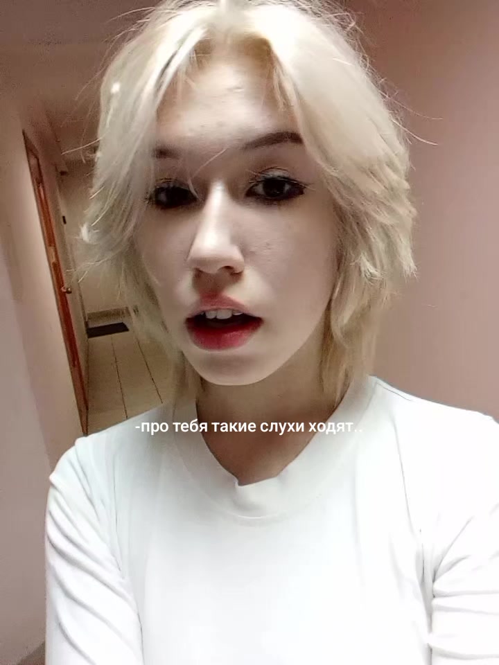 @)