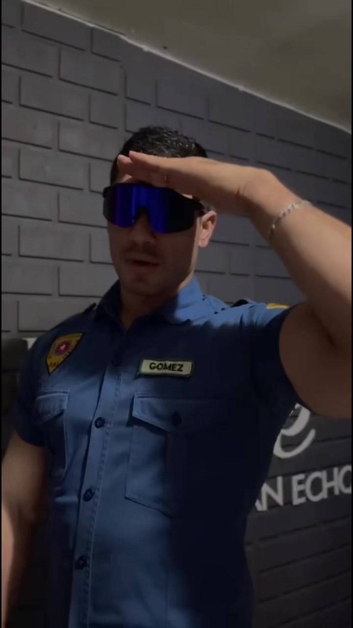 @LION G&Oacute;MEZ 👮🏻&zwj;♂️EL POLISEXY