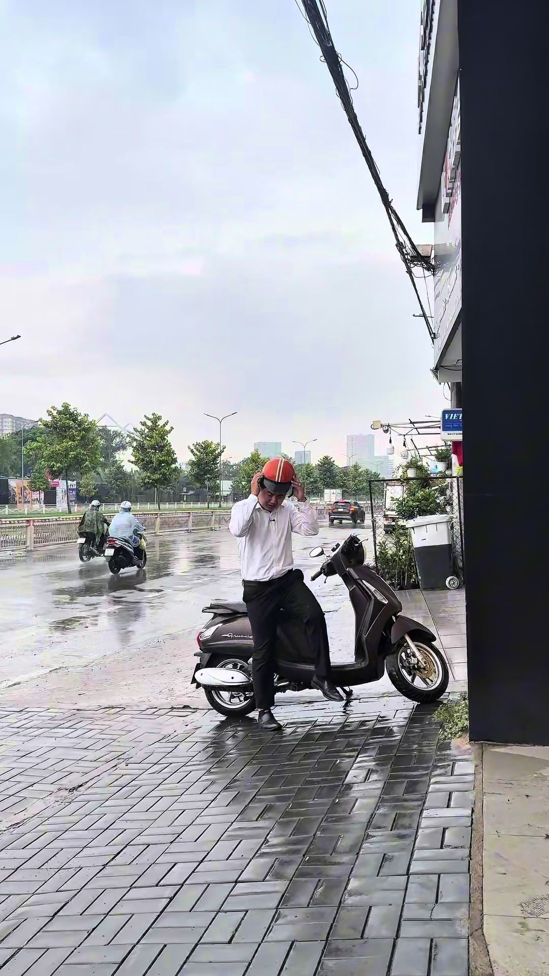 @T&Acirc;N XE LƯỚT