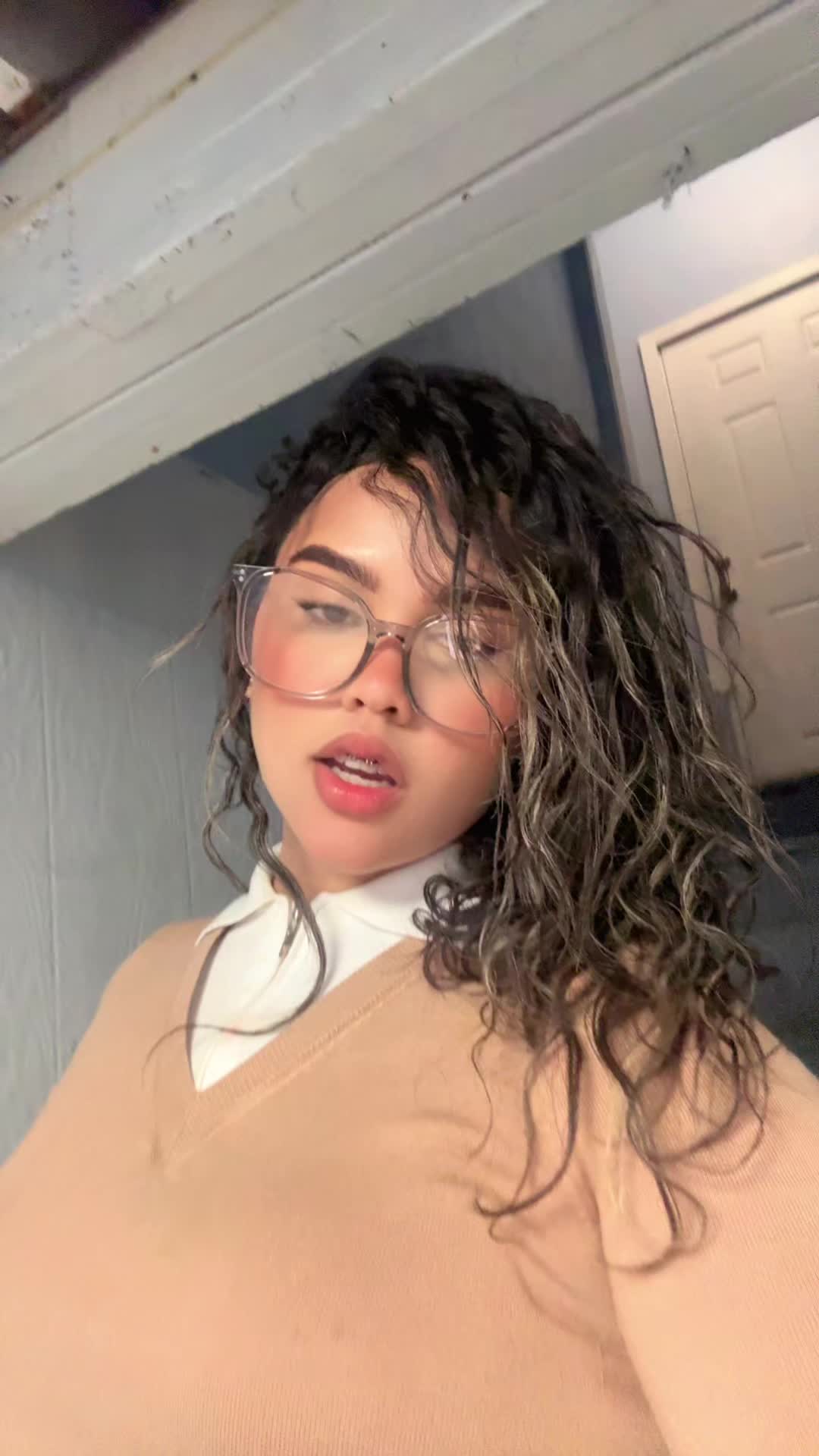@️