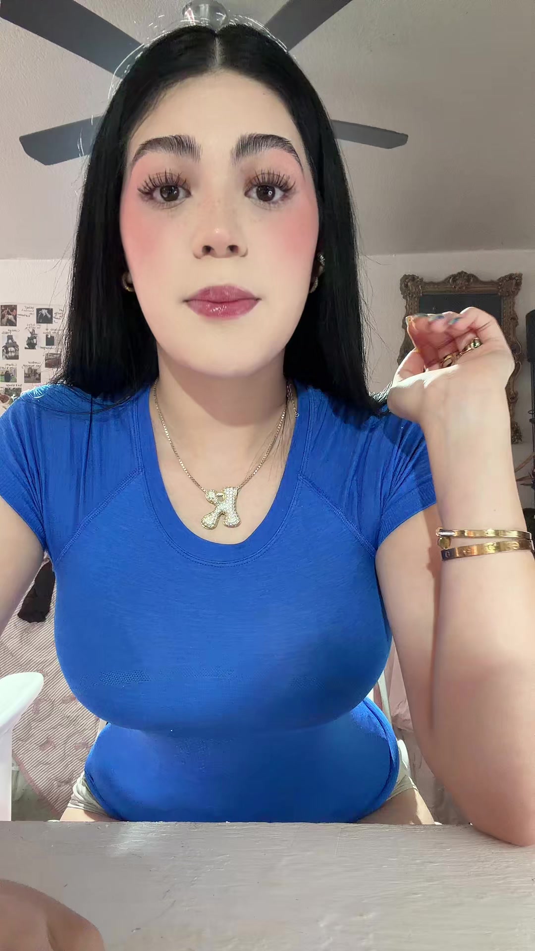 @Kat💫