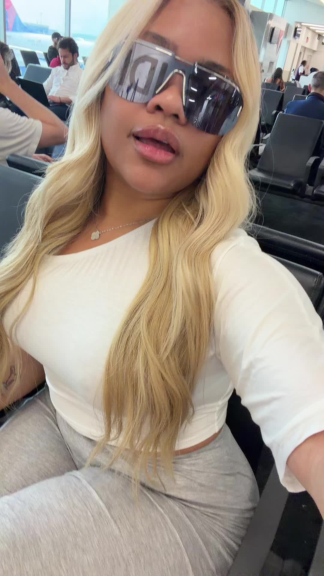 @yonalashay_