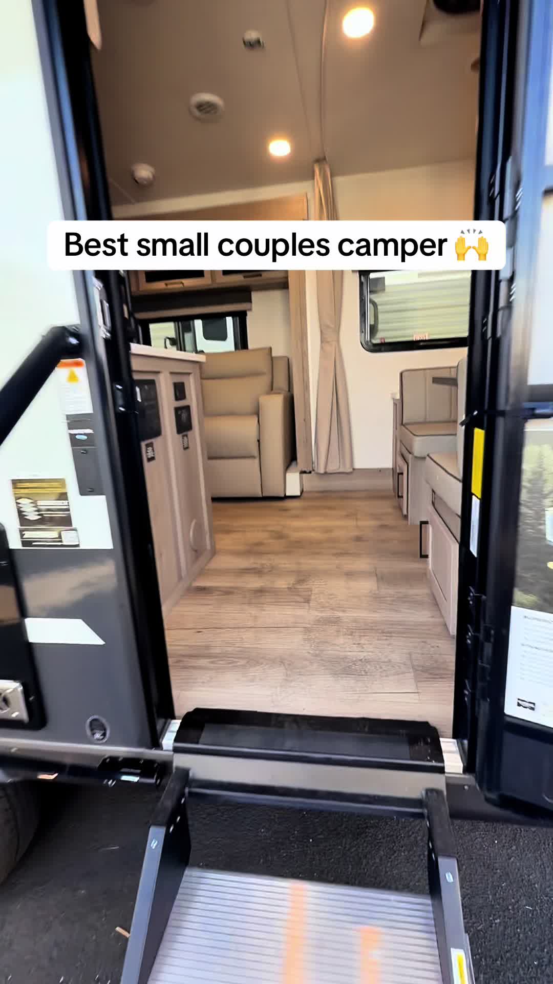 @Angel Sells RVs