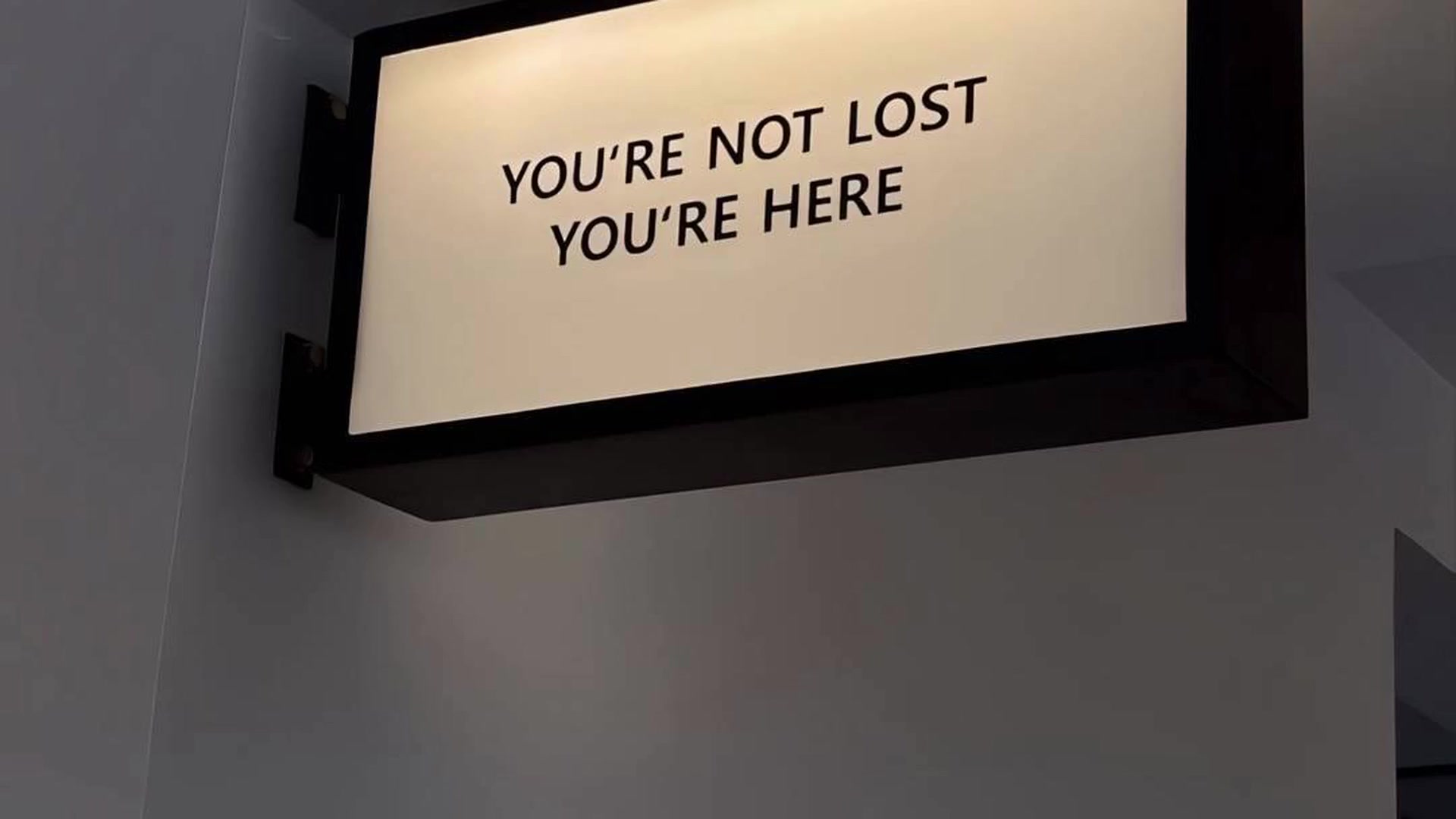 @⃟