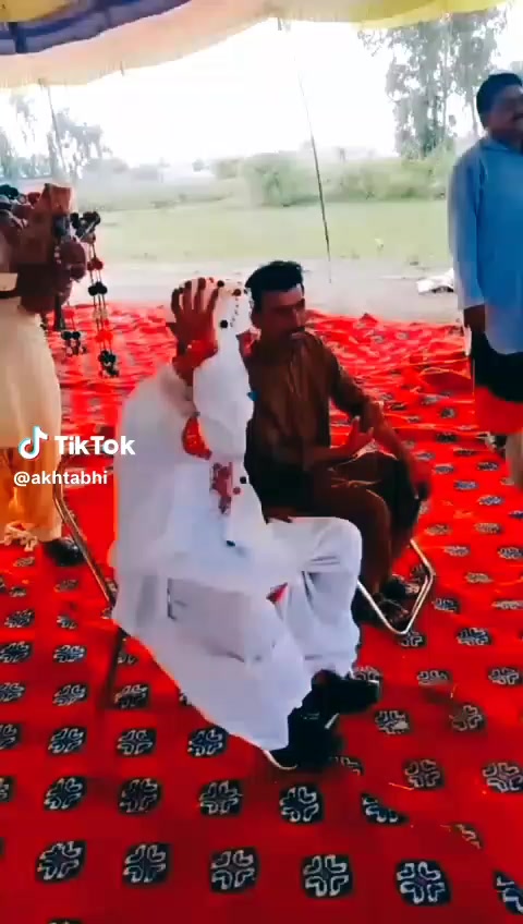 @G....K..✌️}:‑)}:‑)